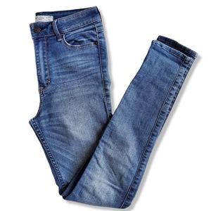Abercrombie and Fitch Super Skinny Jean 25